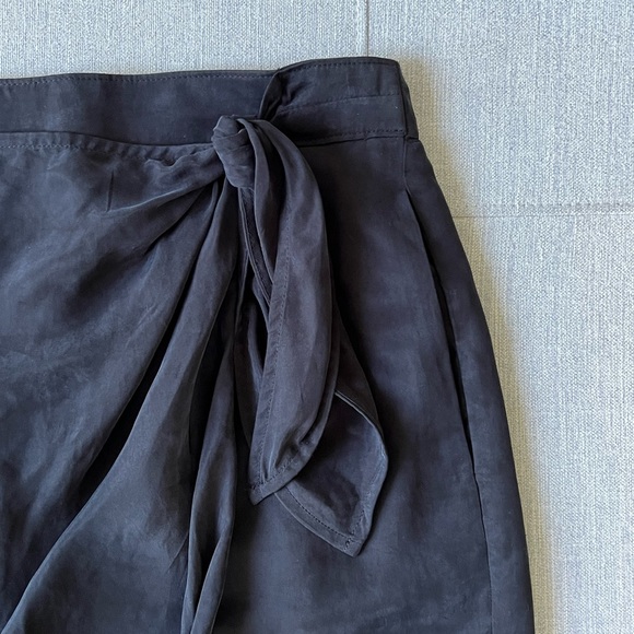 J Crew Japanese cupro faux-wrap lined skirt in charcoal, Sz 6 - Picture 3 of 5